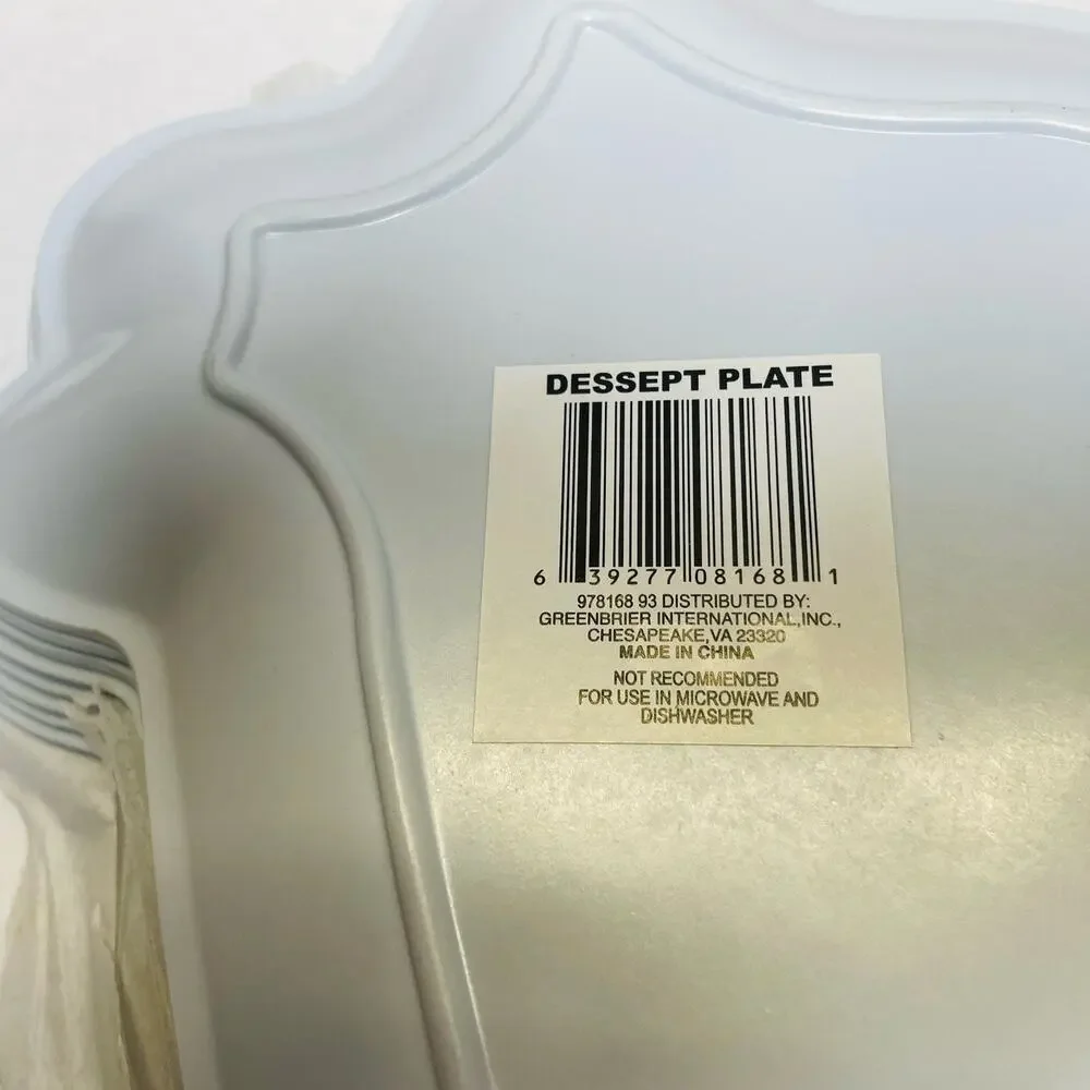Cupcake Shaped Party Melamine Plates with‎ Strawberries lot of 13 NEW